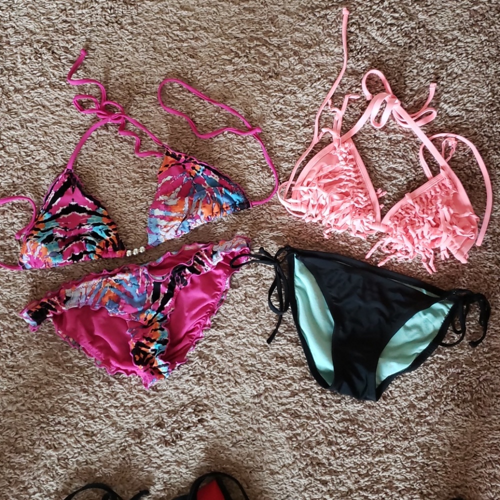 2 Xhilaration bikinis